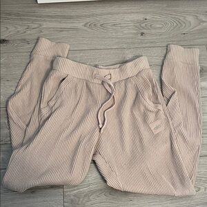 ALO Yoga Ribbed Pants in Light Pink